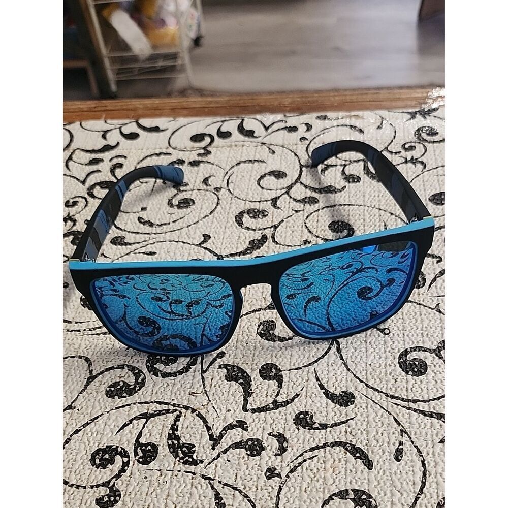 Blue Mirrored Lens Polarized Sunglasses